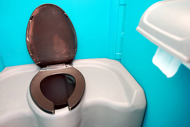 Best Portable toilet rental cost  in Cuyahoga Falls, OH