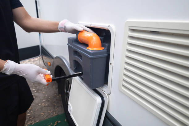 Best Porta potty delivery and setup  in Cuyahoga Falls, OH